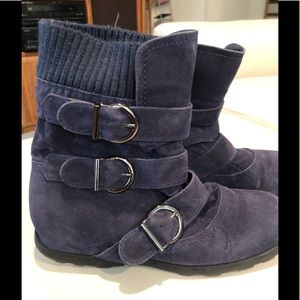 Refresh navy booties, size 8.